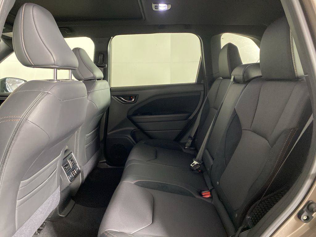 Used 2025 Subaru Forester Touring AWD/4WD image 29