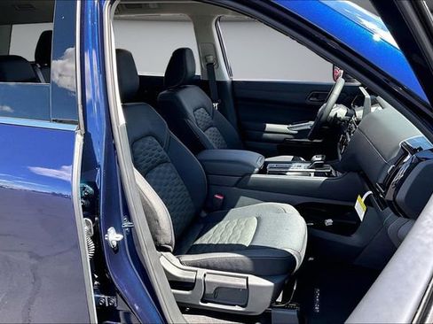 New 2026 Nissan Pathfinder SV image 10