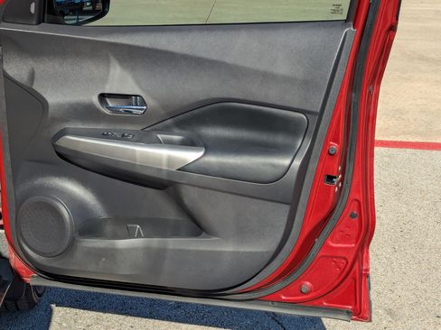 Used 2020 Nissan Kicks SR w/ SR Premium Package image 27