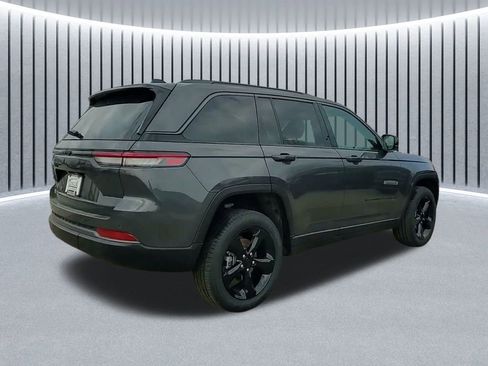 New 2026 Jeep Grand Cherokee Limited w/ Limited Altitude Package image 8