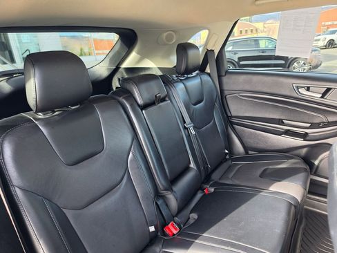 Used 2022 Ford Edge Titanium AWD/4WD image 16
