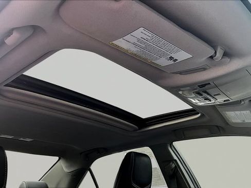 Used 2014 Toyota Camry SE w/ Moonroof Package FWD image 24