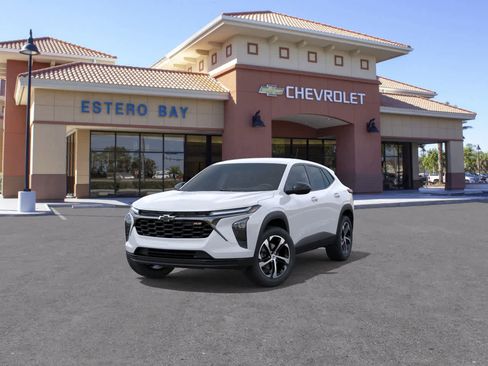 New 2026 Chevrolet Trax RS w/ Driver Confidence Package image 8