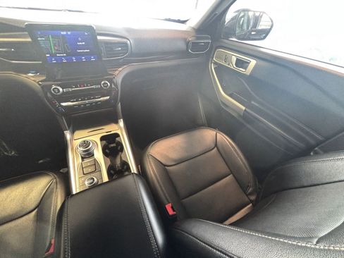 Used 2023 Ford Explorer Limited image 44