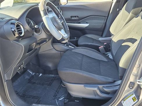 Used 2020 Nissan Kicks SV image 5