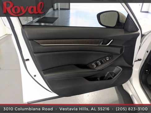 Used 2018 Honda Accord EX image 14