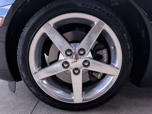 Used 2006 Chevrolet Corvette Convertible w/ Preferred Equipment Group RWD image 21