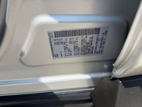 Used 2025 Nissan Rogue SV FWD image 30