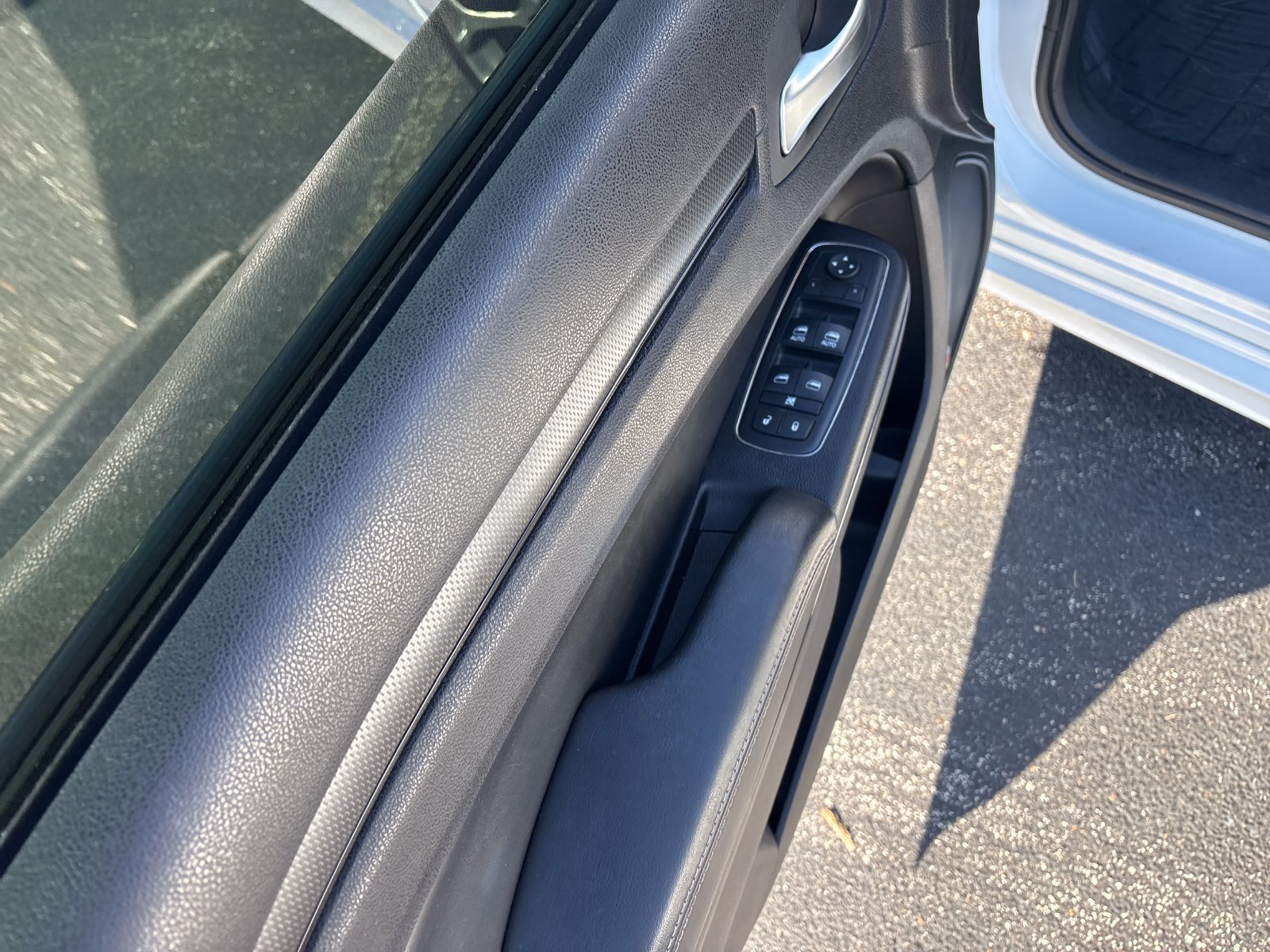 Used 2016 Chrysler 300 S RWD image 12