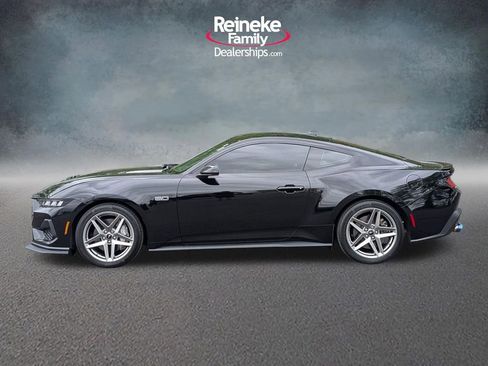 Used 2024 Ford Mustang GT RWD image 9