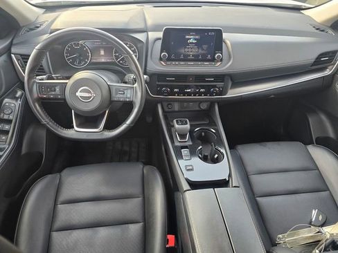 Used 2024 Nissan Rogue SV w/ SV Premium Package FWD image 15