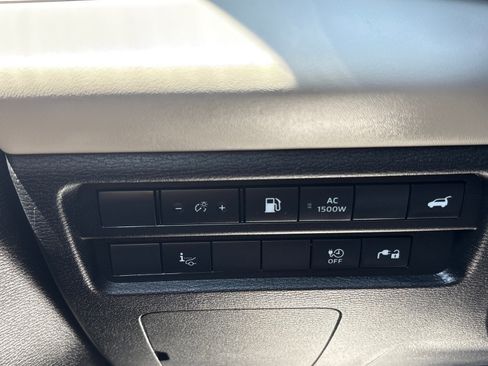 Used 2024 Mitsubishi Outlander 4WD Plug-In Hybrid image 18