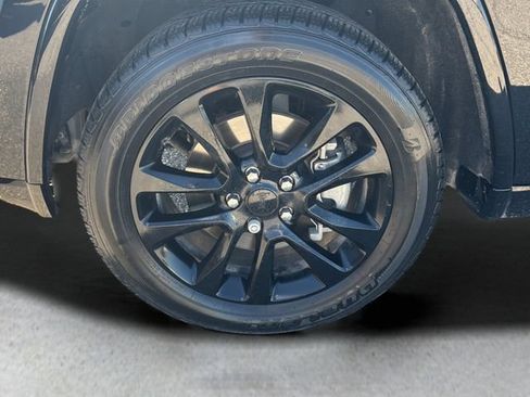 Used 2021 Jeep Grand Cherokee Laredo X AWD/4WD image 26