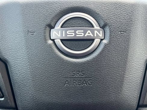 Used 2022 Nissan Frontier SV w/ SV Premium Package AWD/4WD image 5