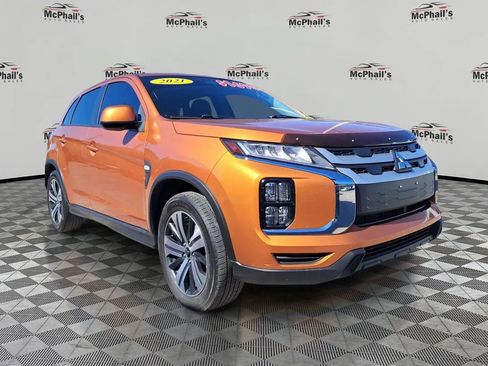 Used 2021 Mitsubishi Outlander Sport SE image 3
