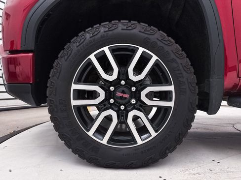 Used 2023 GMC Sierra 1500 AT4 w/ AT4 Preferred Package AWD/4WD image 32