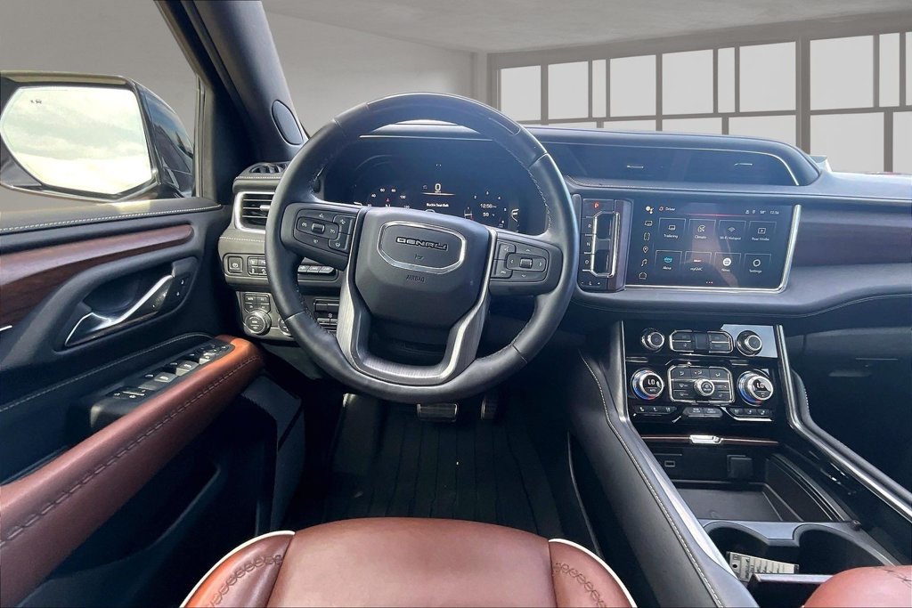 Used 2023 GMC Yukon Denali Ultimate AWD/4WD image 5