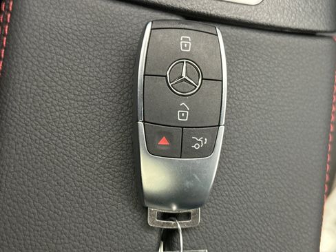 Used 2025 Mercedes-Benz GLA 250 GLA 250 4WD w/ AMG Night Package image 10