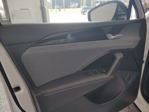 New 2026 Volkswagen Tiguan SE R-Line image 6