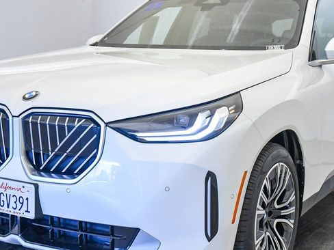 Used 2025 BMW X3 xDrive30i w/ Convenience Package image 9