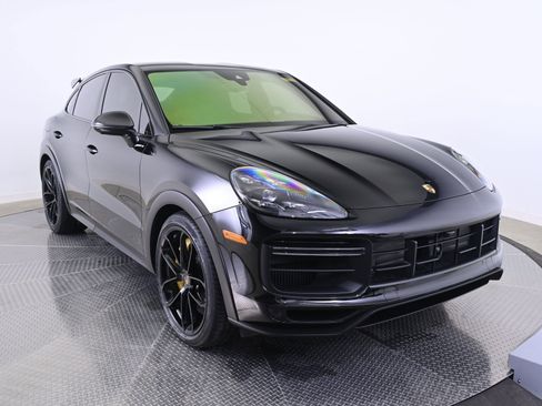Used 2023 Porsche Cayenne Turbo GT image 9