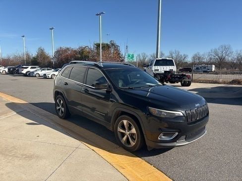 Used 2019 Jeep Cherokee Limited image 7