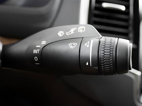 Certified 2025 Volvo XC90 T8 Plus w/ Protection Package Premier image 19