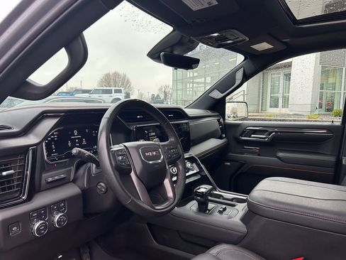 Used 2024 GMC Sierra 1500 AT4 w/ Technology Package image 9