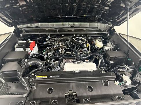 Certified 2025 Toyota 4Runner SR5 AWD/4WD image 30
