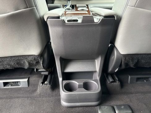 Used 2023 Toyota Sienna XLE image 17