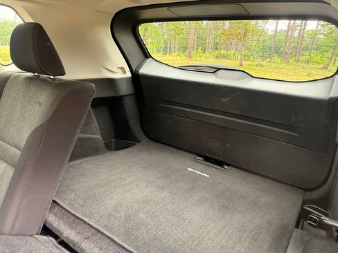 Used 2024 Nissan Rogue SV FWD image 29