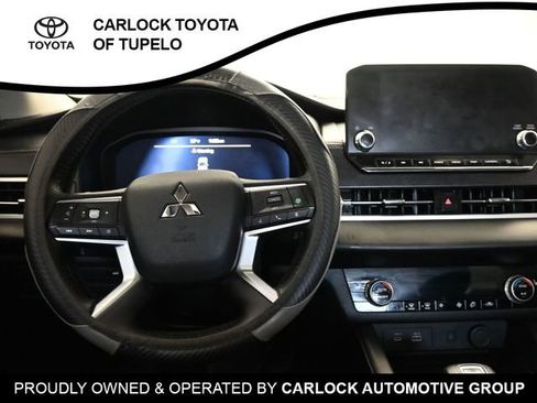 Used 2024 Mitsubishi Outlander SE image 27