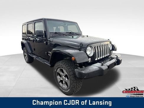 Used 2016 Jeep Wrangler Unlimited Sahara AWD/4WD image 9