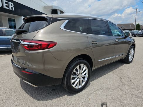 Used 2020 Buick Enclave Essence w/ Sound and Sites Package FWD image 3