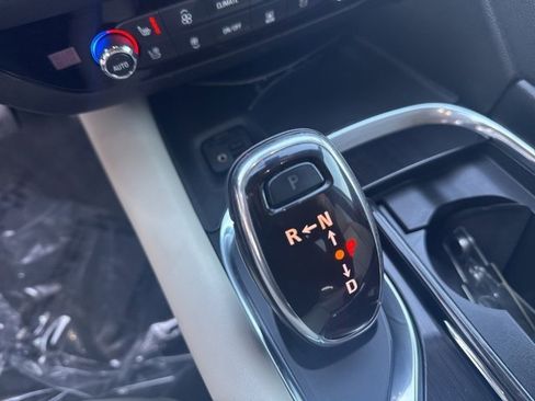 Used 2020 Buick Enclave Premium w/ Sun and Sites Package image 16