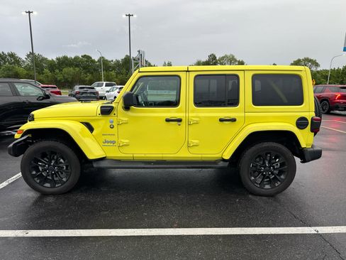 Used 2024 Jeep Wrangler Unlimited Sahara AWD/4WD image 5