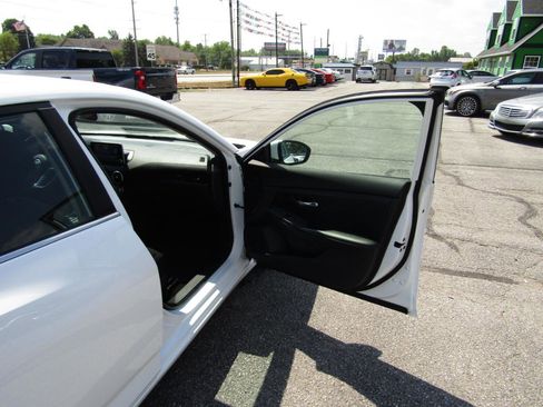 Used 2022 Nissan Sentra SV FWD image 23