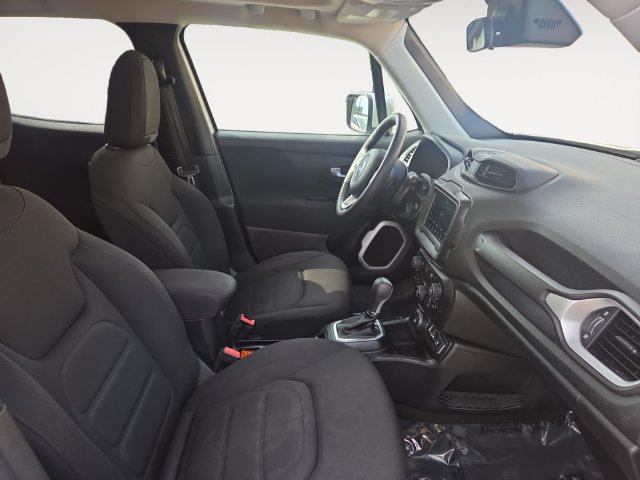 Used 2019 Jeep Renegade Latitude AWD/4WD image 15