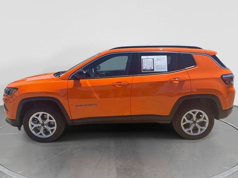 Used 2026 Jeep Compass Latitude AWD/4WD image 7