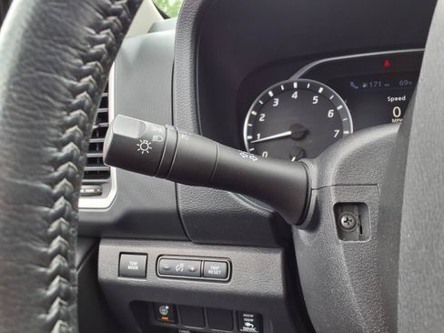 Used 2022 Nissan Frontier SV AWD/4WD image 21
