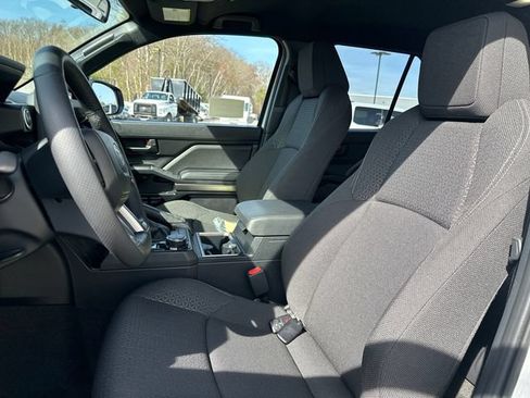 Used 2025 Toyota 4Runner SR5 AWD/4WD image 35