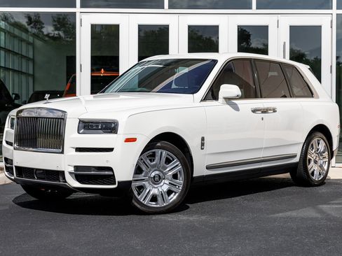 Certified 2023 Rolls-Royce Cullinan AWD/4WD image 3