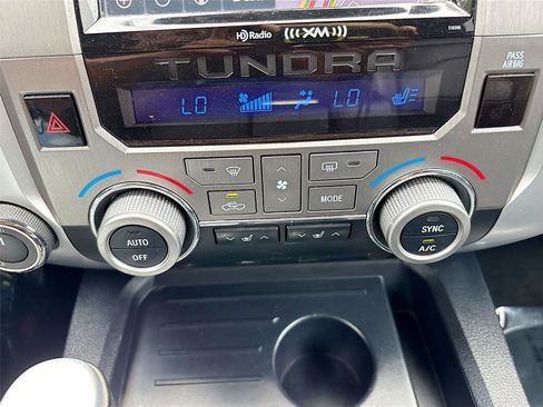 Used 2019 Toyota Tundra Limited w/ Limited Premium Package AWD/4WD image 16