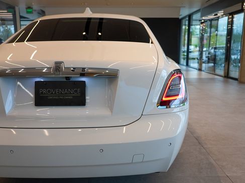 Certified 2022 Rolls-Royce Ghost image 39