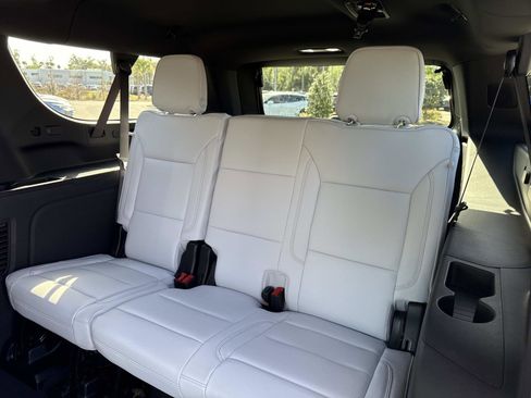New 2026 Chevrolet Suburban Premier image 13