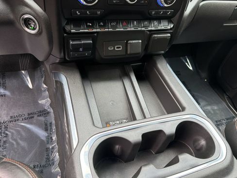 Used 2021 GMC Sierra 1500 AT4 w/ AT4 Value Package AWD/4WD image 17