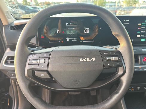 Used 2025 Kia K4 FWD image 19