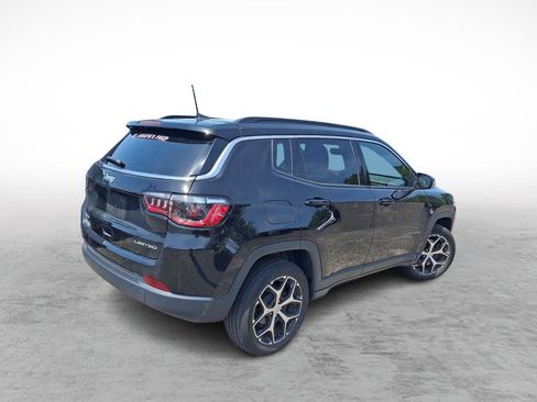 Used 2024 Jeep Compass Limited AWD/4WD image 3