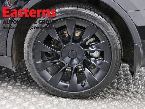 Used 2024 Tesla Model Y Long Range AWD/4WD image 27