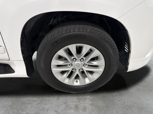 Used 2018 Lexus GX 460 Premium AWD/4WD image 14